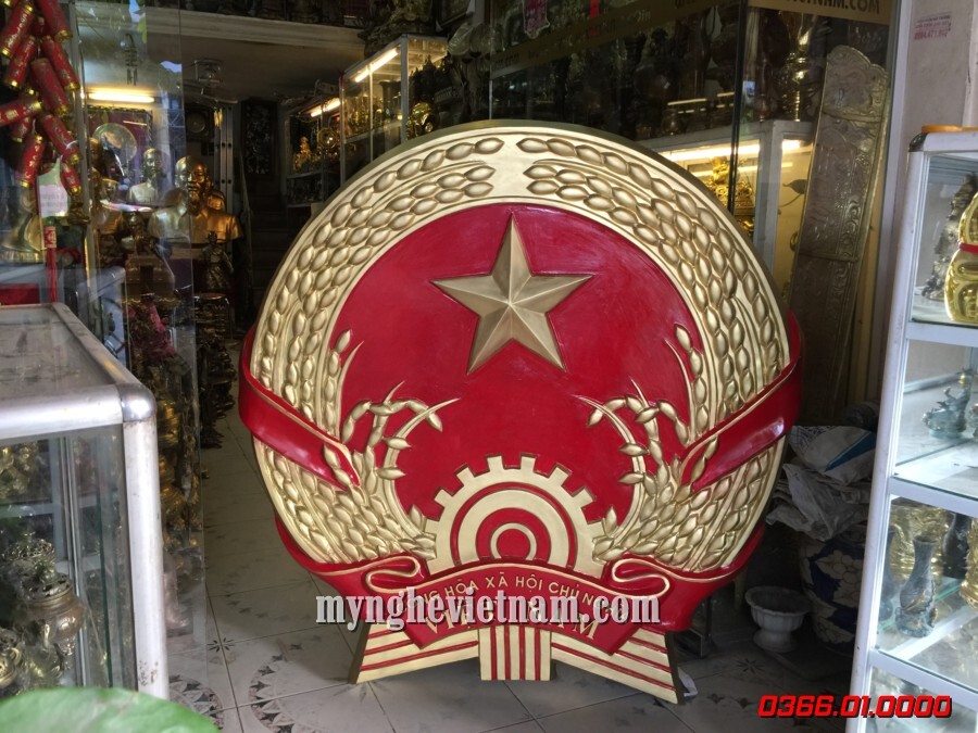 Logo Quốc huy việt nam bằng composite tổng hợp đường kính 1m3 được đúc nổi có khung sắt gia cố. Quốc huy bằng composite được sản xuất theo mẫu tiêu chuẩn quốc gia.