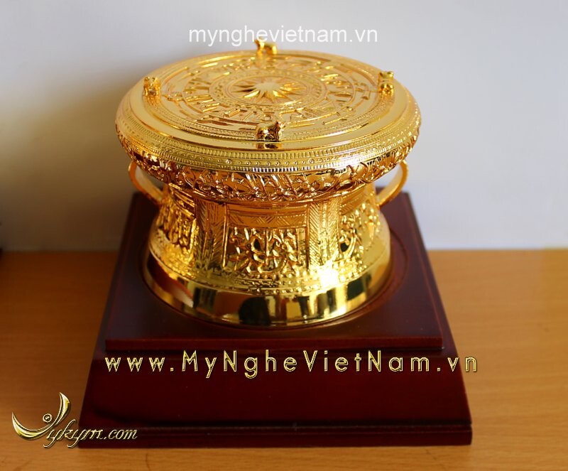 Quà tặng trống đồng mạ vàng 24k